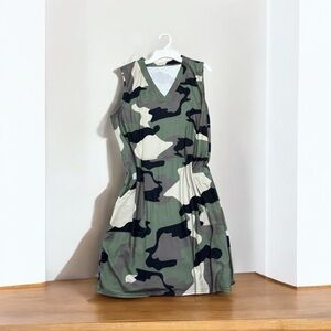 Green and Black Sleeveless V-Neck Sheath Mini Dress